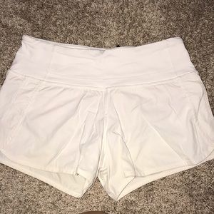 White Lululemon Speed Up shorts Sz 2